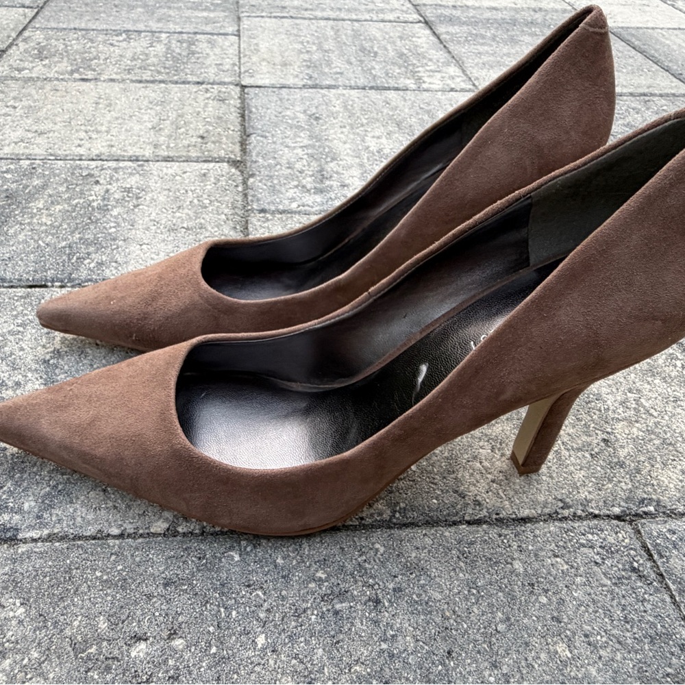 Nine West - Classic Pointed-Toe Brown Suede Pumps - Women size 8.5